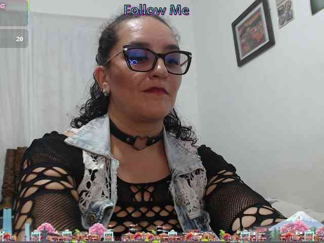Modèle: SaimaJayyeb