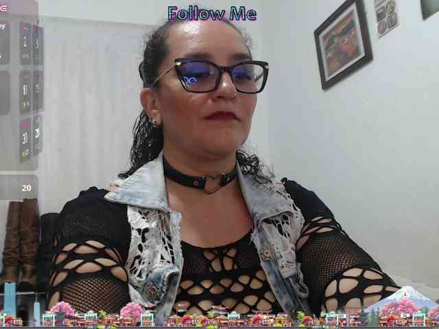 Modèle: SaimaJayyeb
