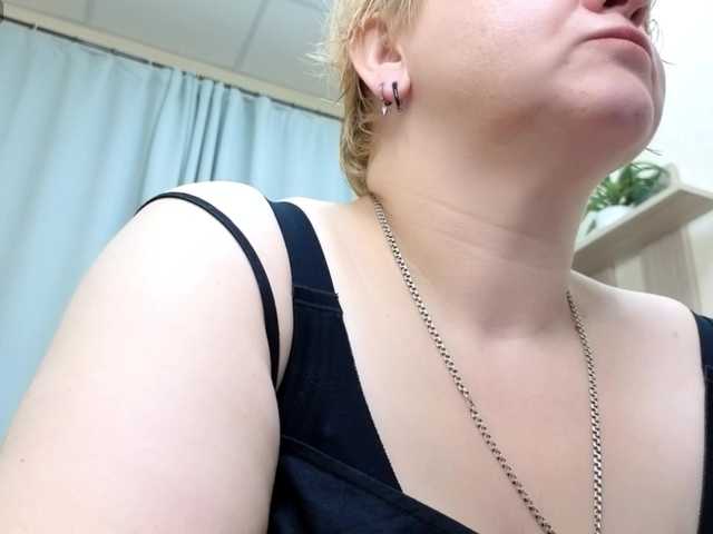 DollyMolli live cam