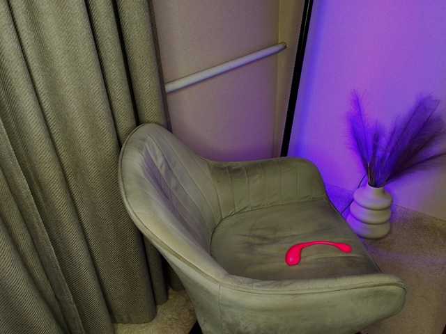 lauramarti live cam on BongaCams