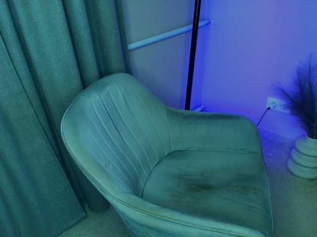 lauramarti live cam on BongaCams