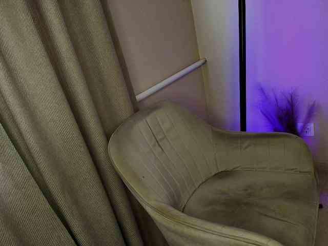 Leila-hot webcam