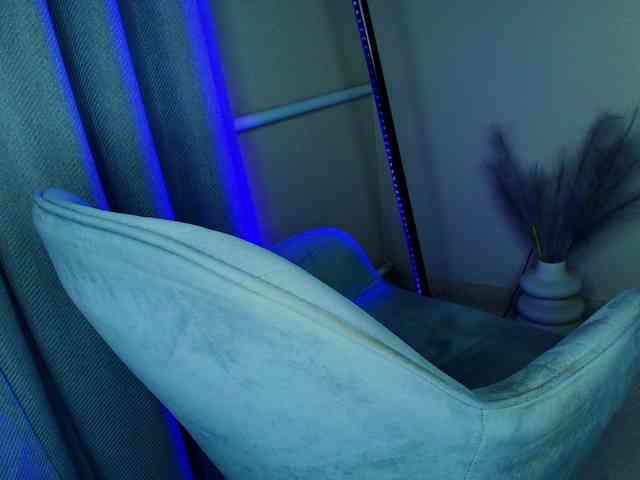 Leila-hot webcam