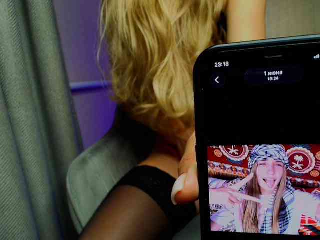 Leila-hot webcam
