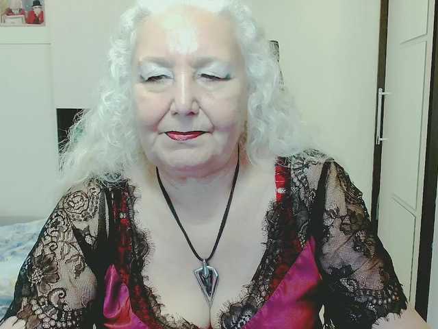 grannywants live cam on BongaCams