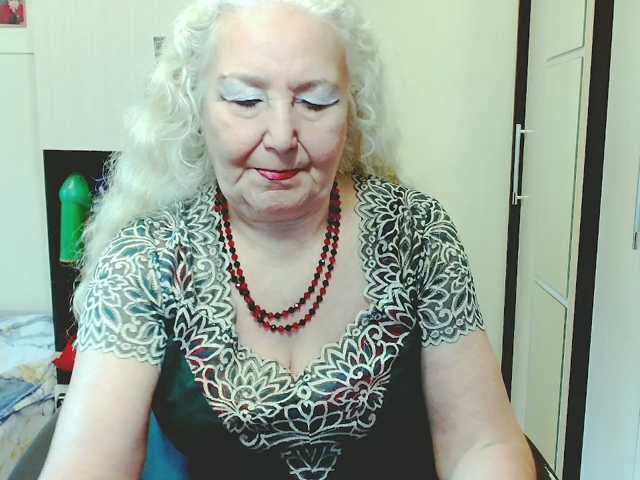 grannywants live cam on BongaCams