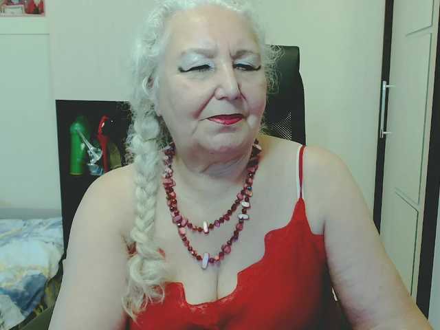 GrannyWants live webcam show