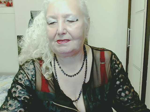 grannywants live cam on BongaCams