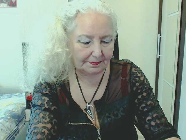 grannywants live cam on BongaCams