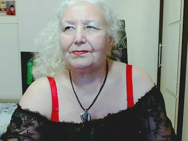 grannywants live cam on BongaCams