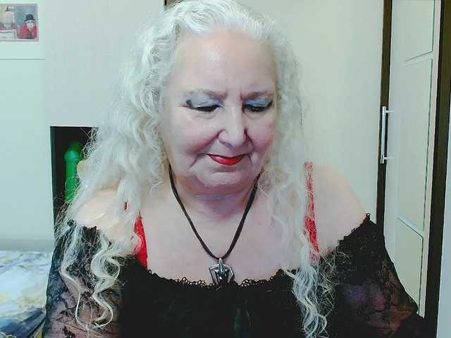grannywants cam belle