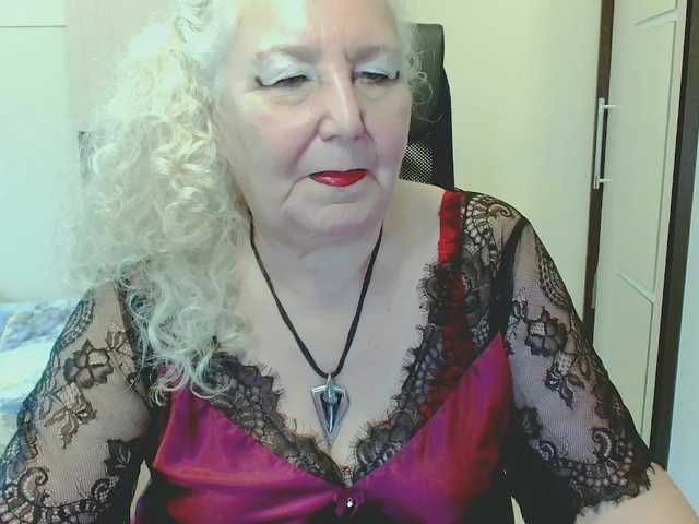 grannywants live cam on BongaCams