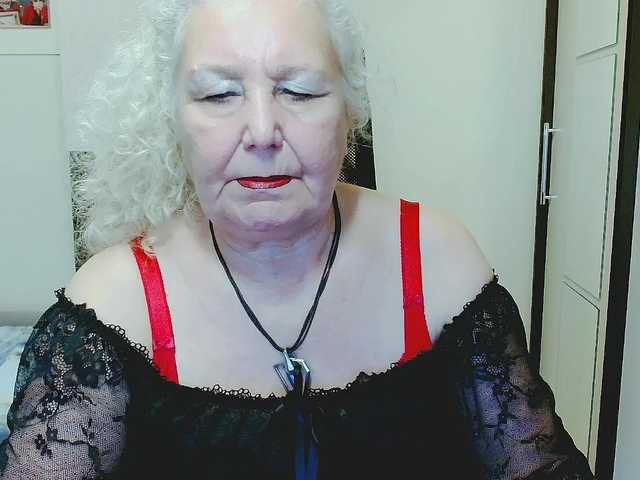 grannywants cam belle