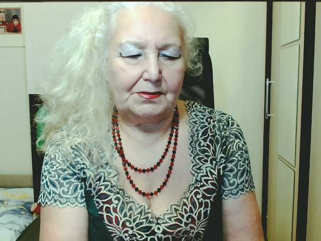 grannywants live cam on BongaCams