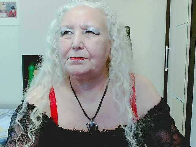 grannywants live cam on BongaCams