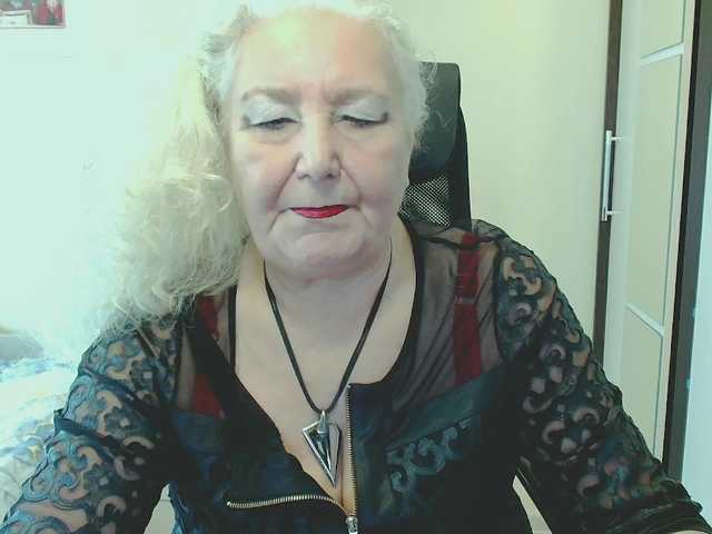 grannywants live cam on BongaCams