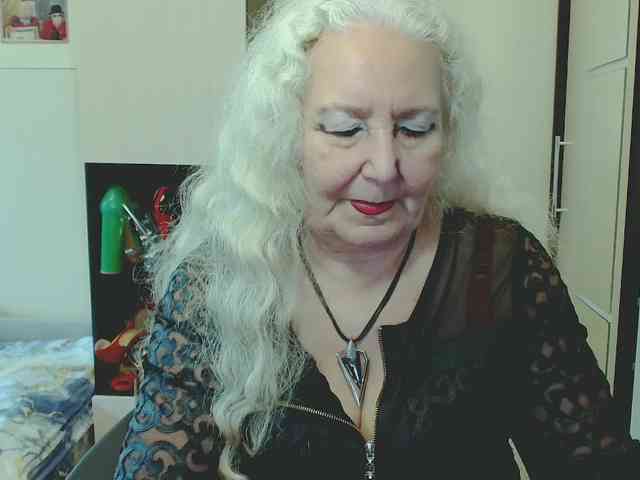 Model: GrannyWants