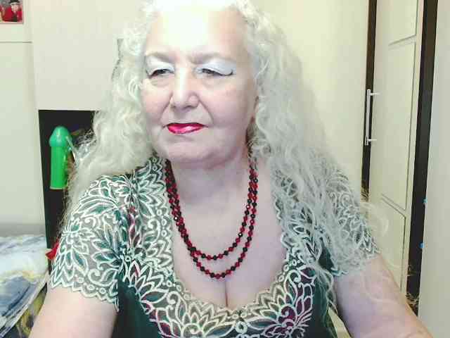 Model: GrannyWants