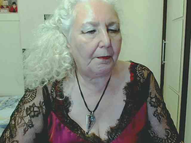 striptease online Grannywants