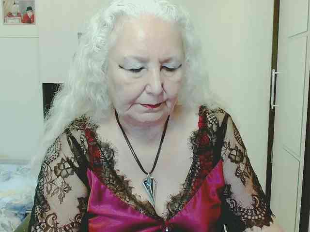 Model: GrannyWants