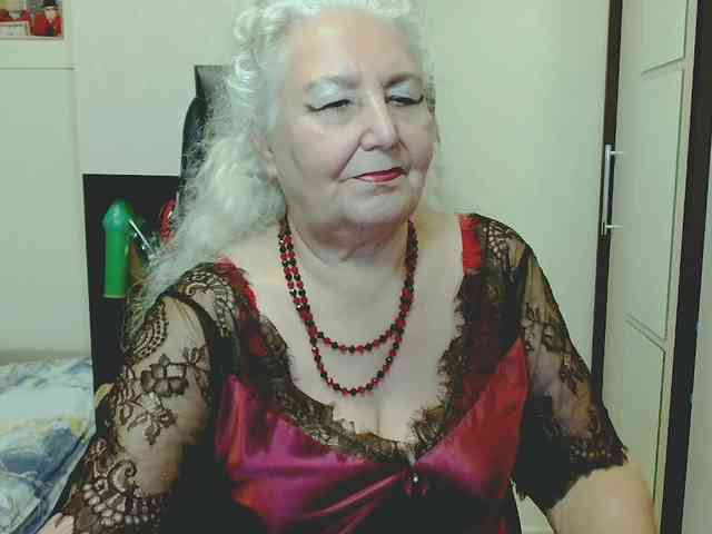 模特: GrannyWants
