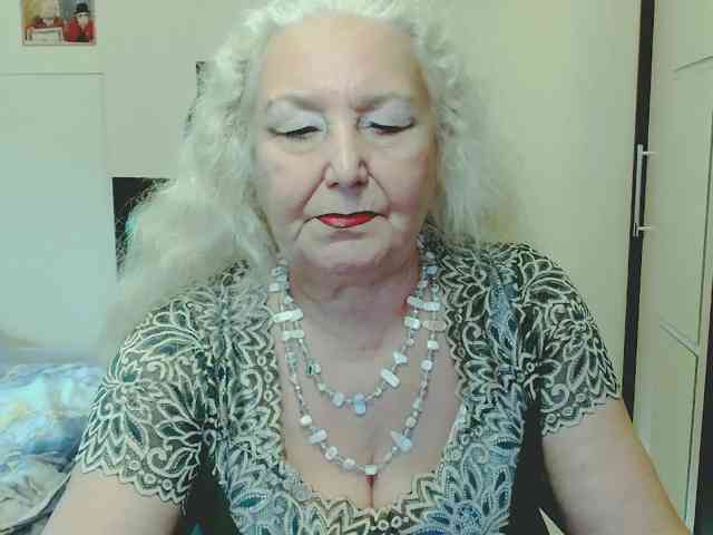 Model: GrannyWants