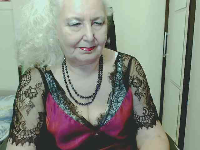 grannywants live female cam on bongacams