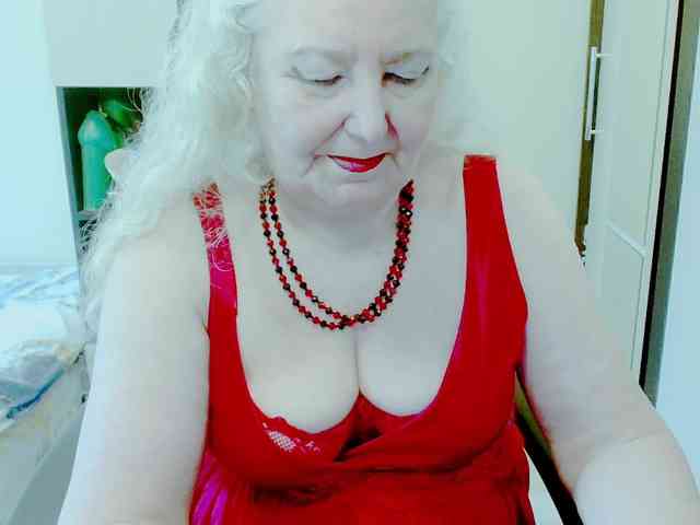 Model: GrannyWants