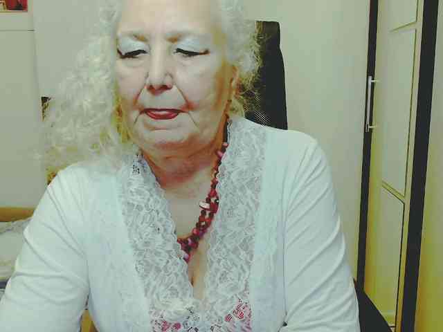 grannywants's live room