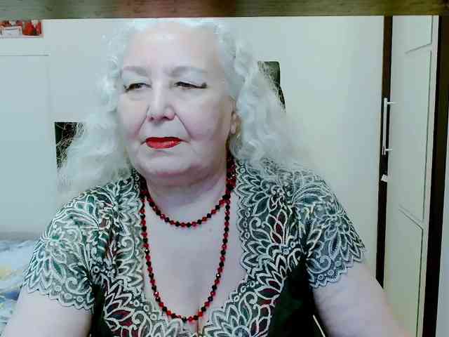 モデル: GrannyWants