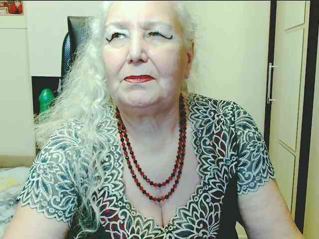 Model: GrannyWants