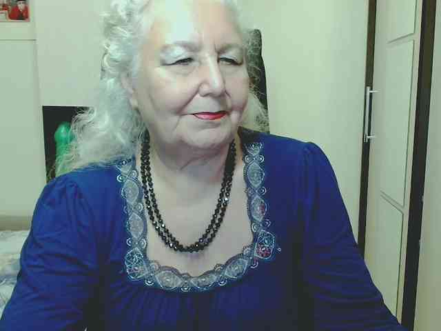 grannywants live female cam on bongacams