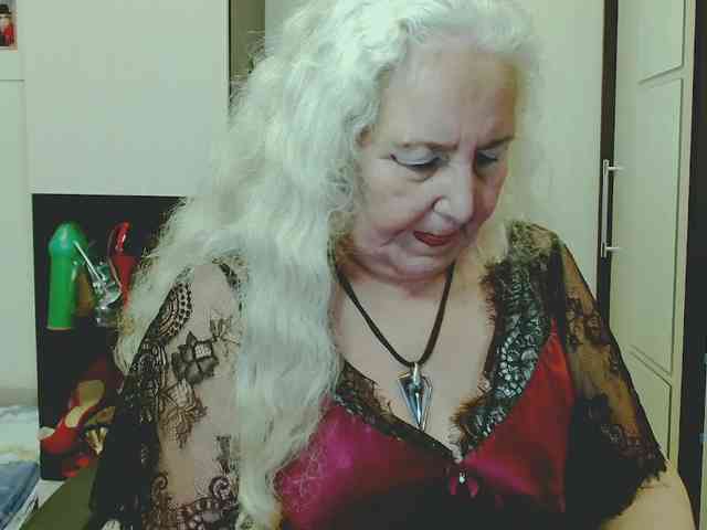 Model: GrannyWants