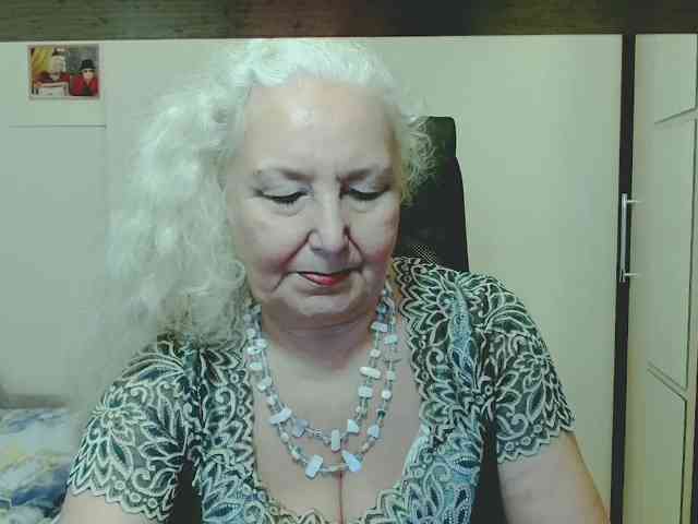 webcam striptease Grannywants