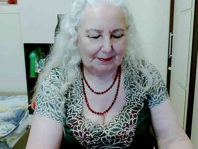 Model: GrannyWants