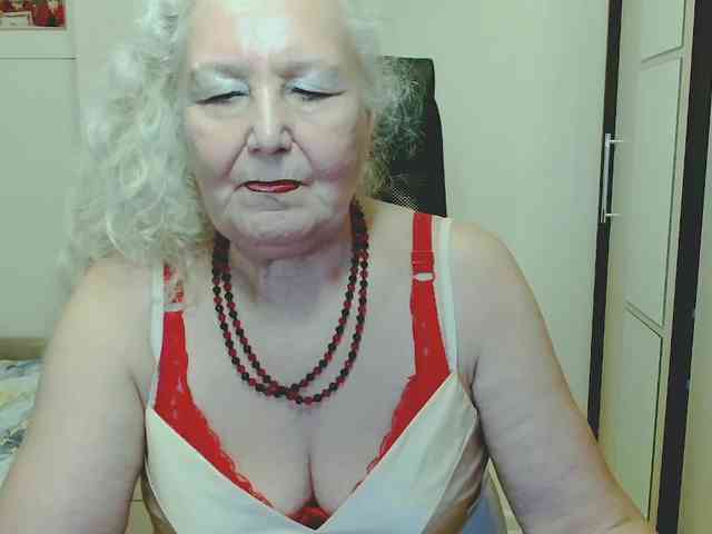 Grannywants's cam show statistics and live stream