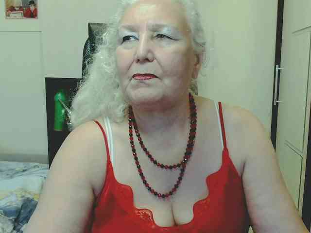 Grannywants's cam show statistics and live stream