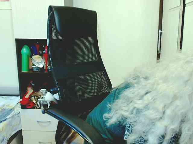 Model: GrannyWants