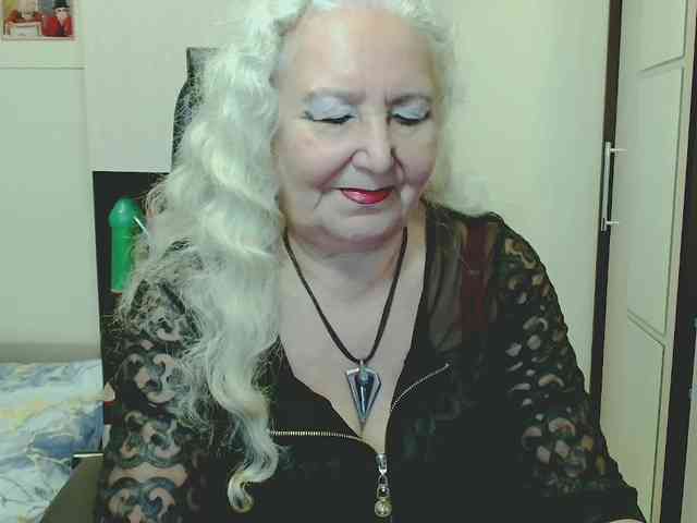 Model: GrannyWants