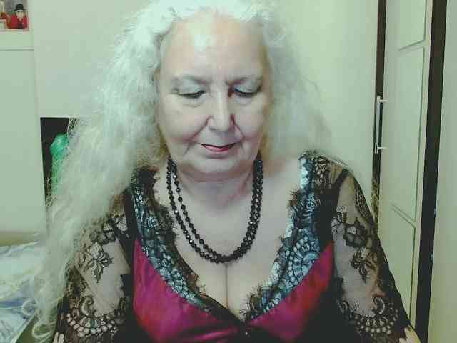 Model: GrannyWants