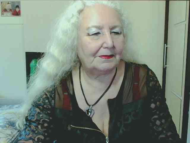 Model: GrannyWants