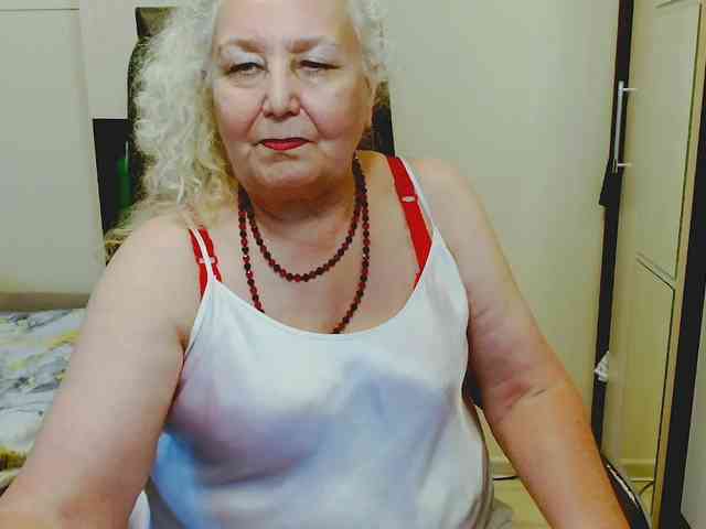 Model: GrannyWants