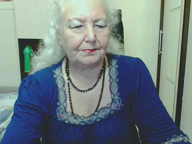 grannywants live female cam on bongacams