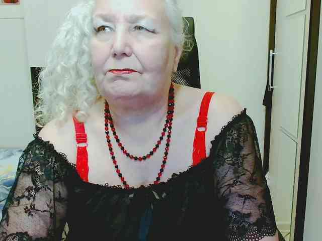 grannywants's live room