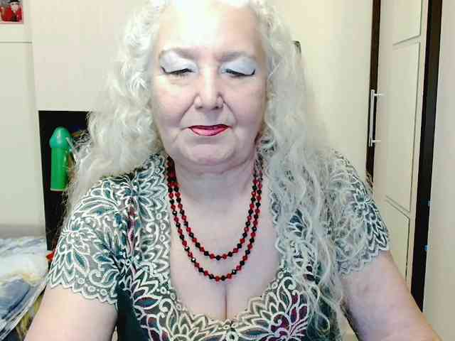 Model: GrannyWants