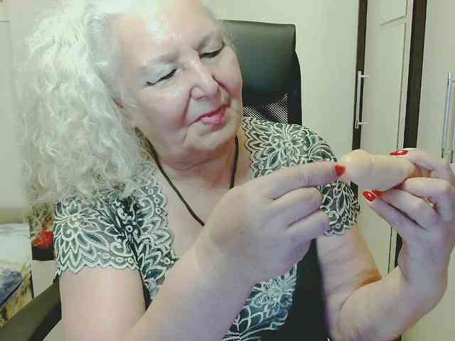 Model: GrannyWants
