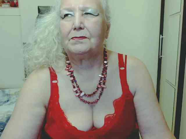 striptease online Grannywants