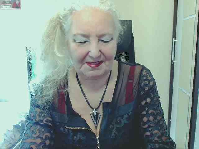 Model: GrannyWants
