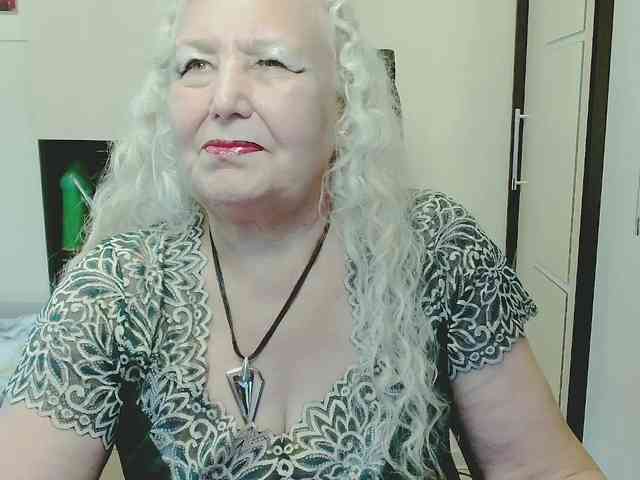 Model: GrannyWants