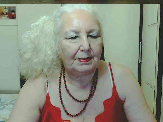 Grannywants's cam show statistics and live stream